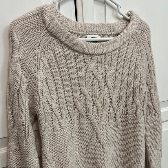 Old Navy Cream Cable Knit Crew Neck Sweater - Picture 4 of 6